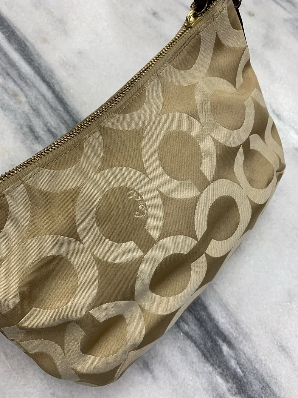 Coach Tan Signature Canvas Shoulder Bag with Dark Brown Trim and Gold Hardware - Picture 5 of 11